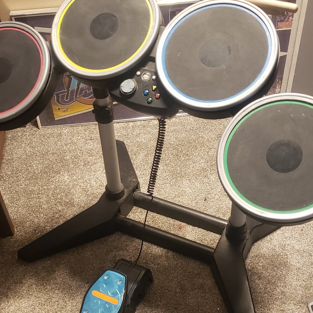 XBOX 360 Rock Band Beatles Drum Set Harmonix XBDMS2-A Stand, Pedal, Sticks VGC